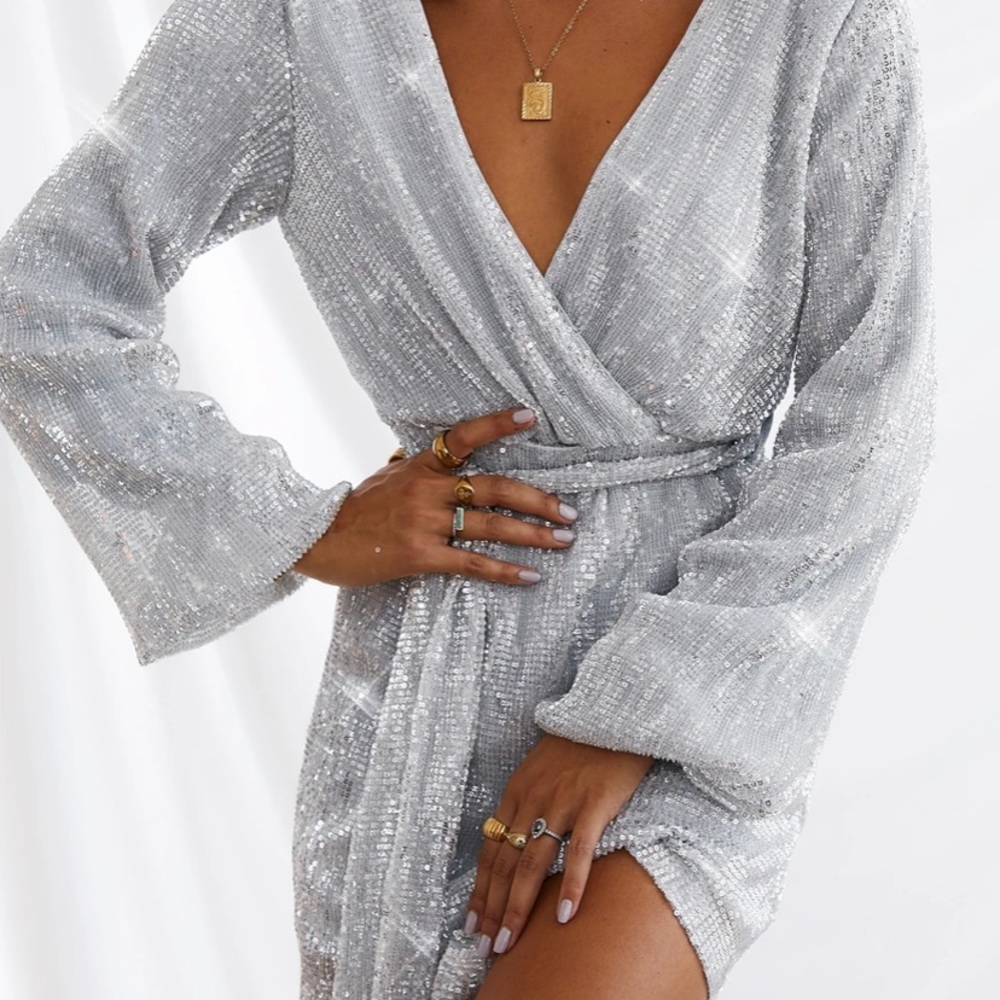Silver sequin dress 😍